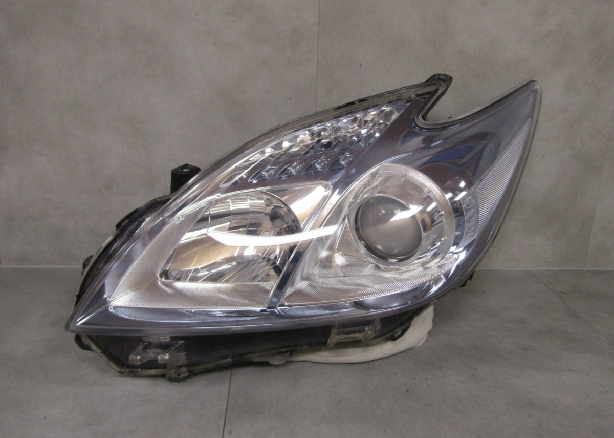 Prednji far TOYOTA PRIUS III 3 halogen sa sočivom 09- LH lijevi