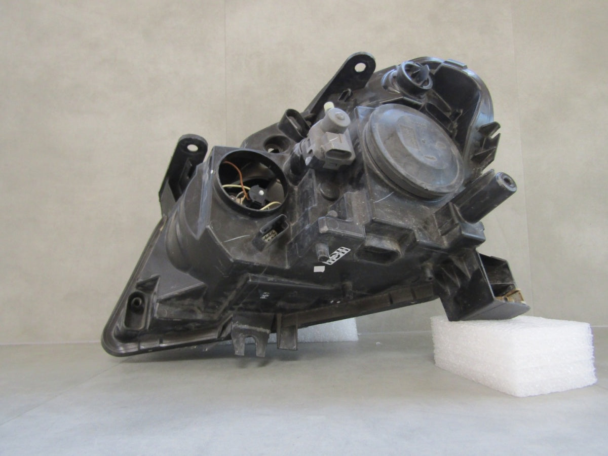 Prednji far NISSAN QASHQAI I halogen RH desni 06-09 26010JD90A