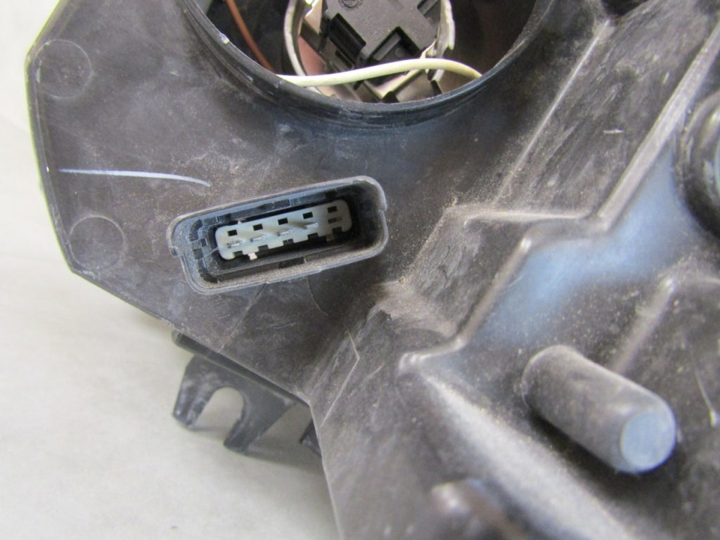 Prednji far NISSAN QASHQAI I halogen RH desni 06-09 26010JD90A