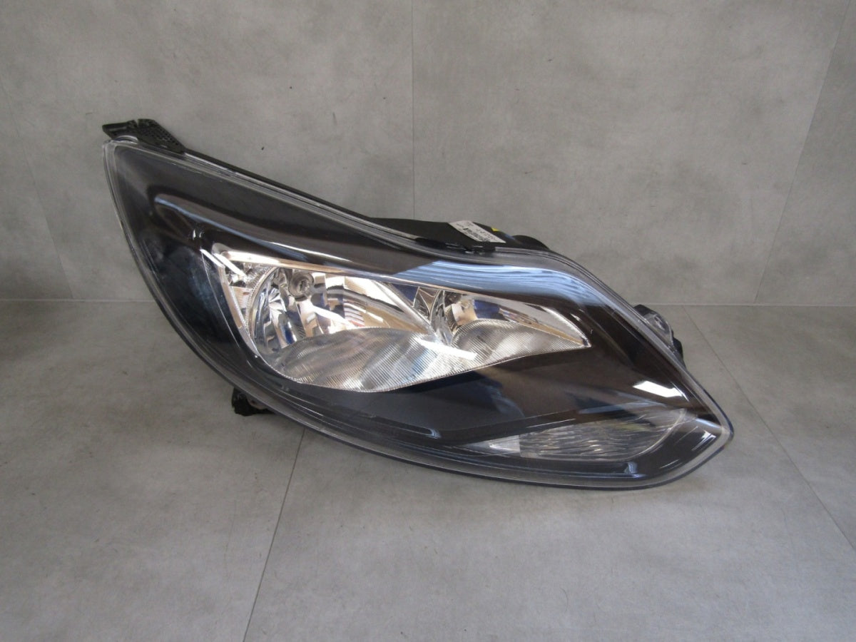 Prednji far FORD FOCUS MK3 III halogen RH desni CIEMNA 10-14 BM51-13W029
