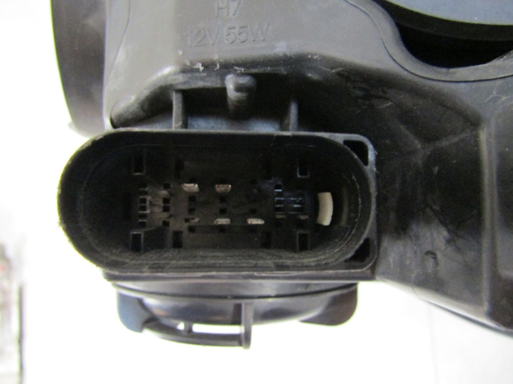 Prednji far FORD FOCUS MK3 III halogen RH desni CIEMNA 10-14 BM51-13W029