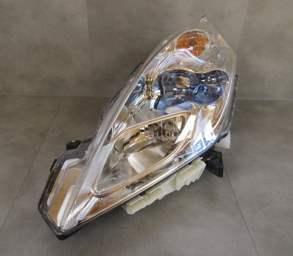 Prednji far NISSAN LEAF I LED LH lijevi 10-17