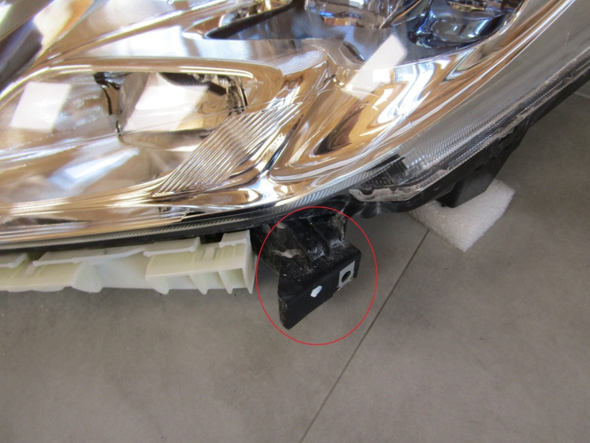 Prednji far NISSAN LEAF I LED LH lijevi 10-17