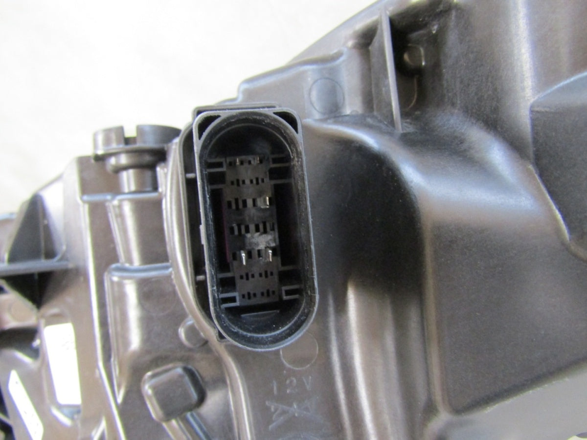 Prednji far VOLVO XC40 LIFT FULL LED BASE 22- RH desni 32338909