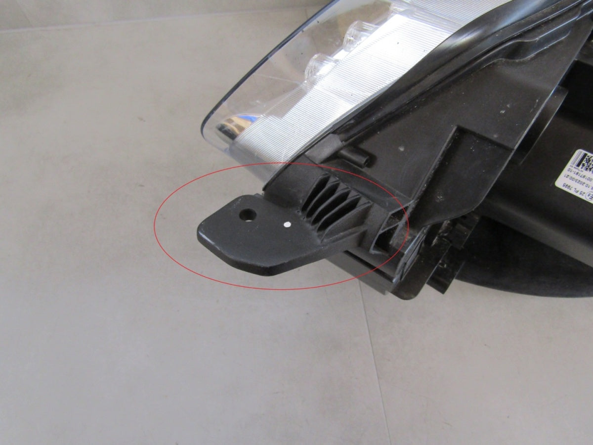 Prednji far TOYOTA PROACE 2 II xenon nezakretni 16-23 desni RH 9808237480