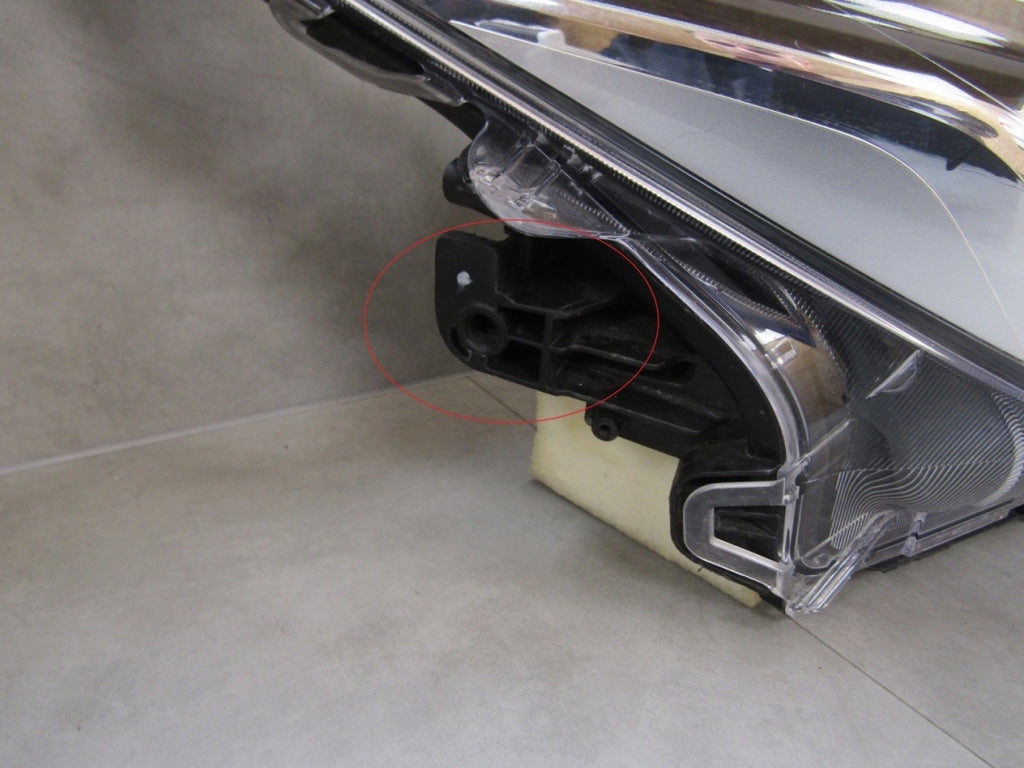 Prednji far TOYOTA COROLLA E21 SEDAN FULL LED RH 18-23 81110-02T51