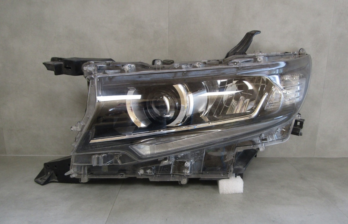 Prednji far TOYOTA LAND CRUISER J150 LIFT LED 18-22 LH
