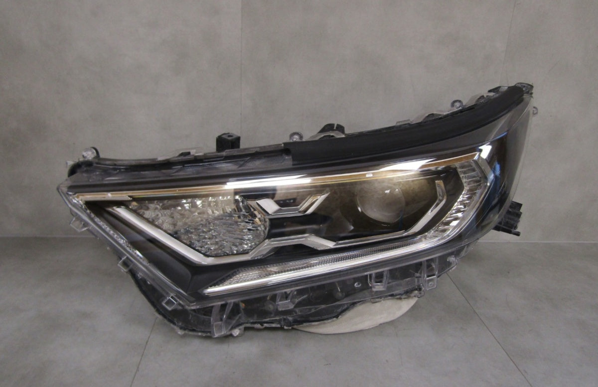 Prednji far TOYOTA RAV4 IV 5 V LED 19-21 LH lijevi