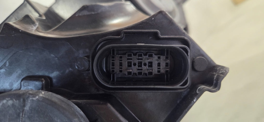 Prednji far VOLKSWAGEN VW GOLF 8 VIII LED 19-24 RH desni 5H1941006