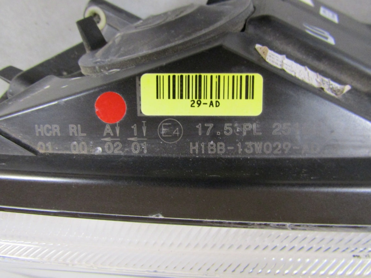 Prednji far FORD FIESTA MK8 VIII halogen RH desni 17-21 H1BB13W029-AD