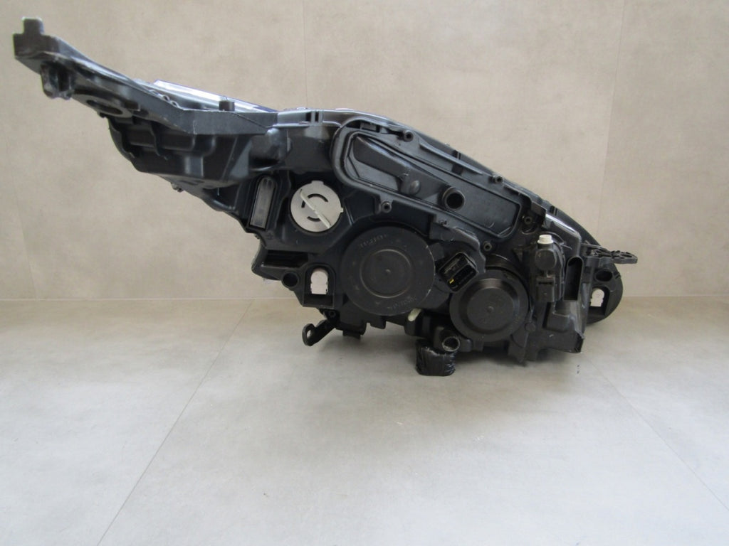 Prednji far PEUGEOT 208 I LIFT halogen sa sočivom + LED 15-19 LH lijevi 981080578