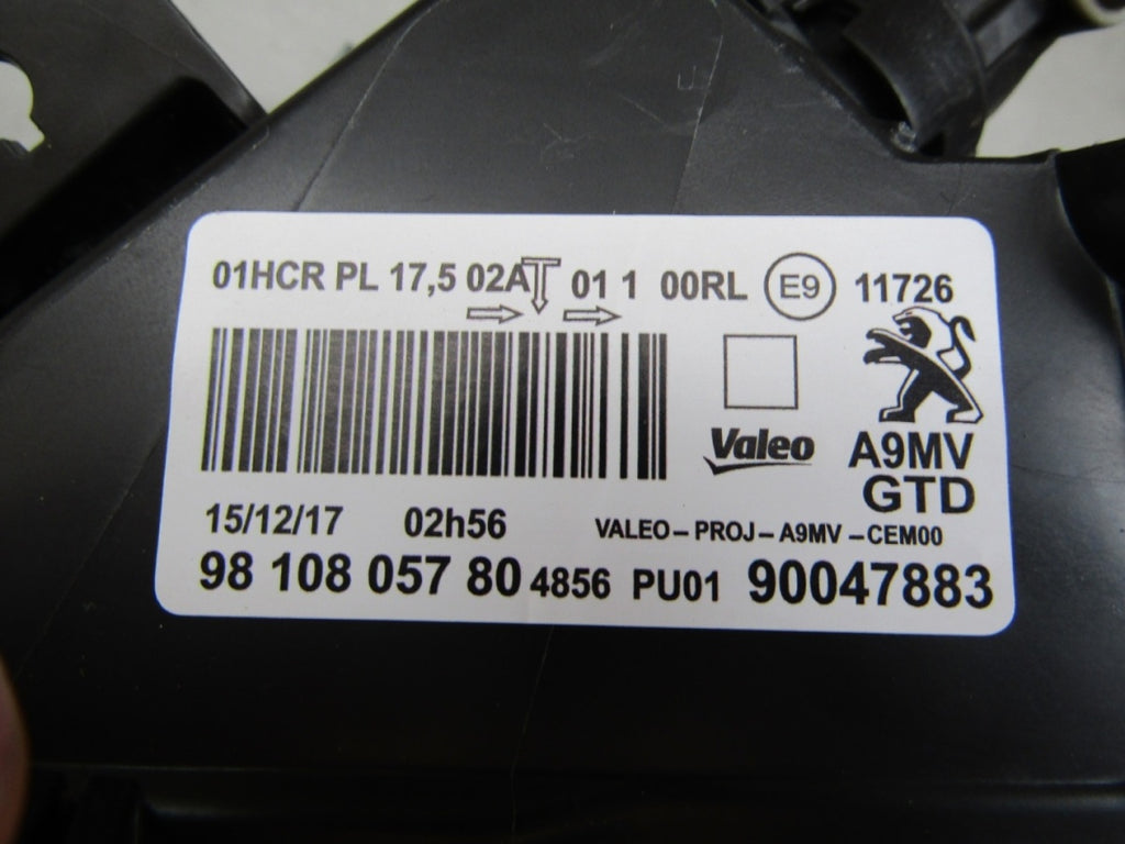Prednji far PEUGEOT 208 I LIFT halogen sa sočivom + LED 15-19 LH lijevi 981080578