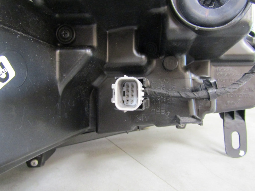 Prednji far TOYOTA COROLLA CROSS FULL LED 20- LH lijevi HASCO 16-184