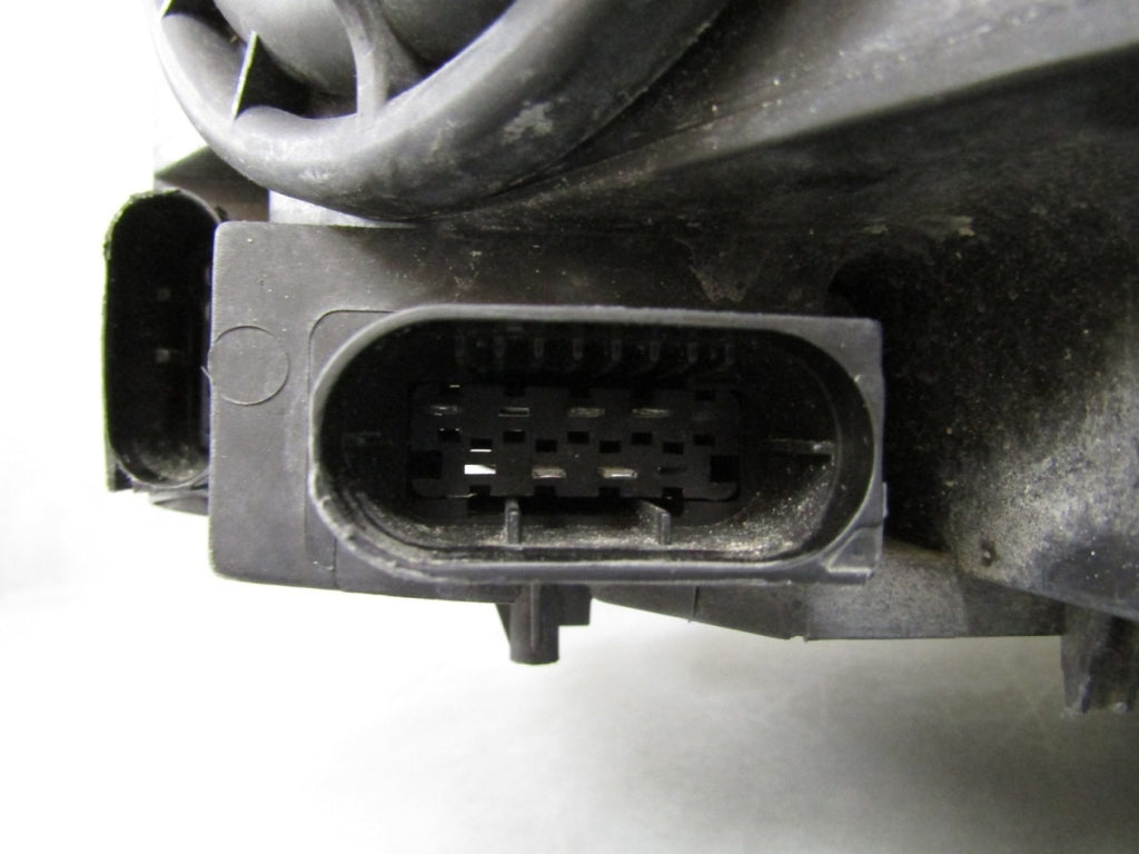 Prednji far MERCEDES S-KLASA W221 halogen sa sočivom RH desni 05-13 UK 1305235872
