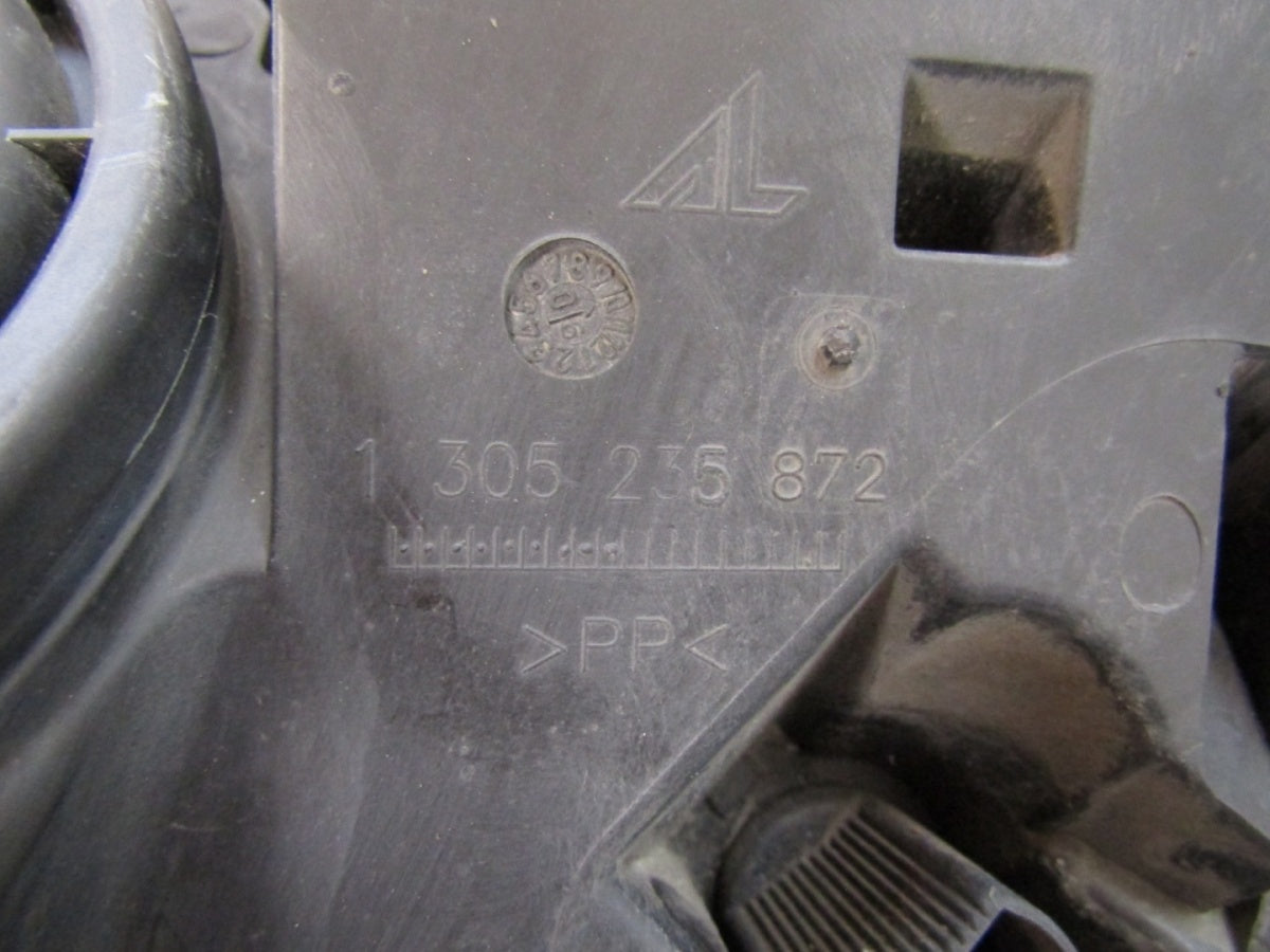 Prednji far MERCEDES S-KLASA W221 halogen sa sočivom RH desni 05-13 UK 1305235872