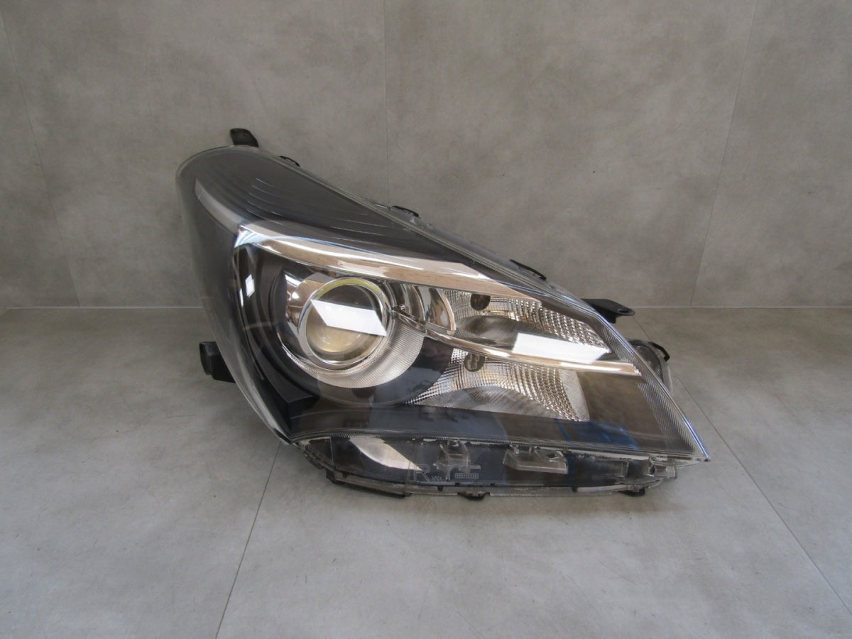 Prednji far TOYOTA YARIS 3 III LIFT halogen sa sočivom 14-17 RH desni