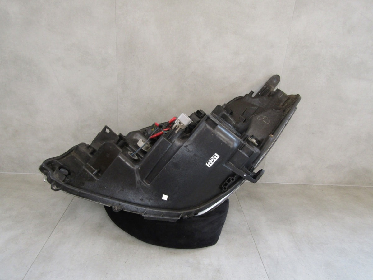 Prednji far TOYOTA YARIS 3 III LIFT halogen sa sočivom 14-17 RH desni