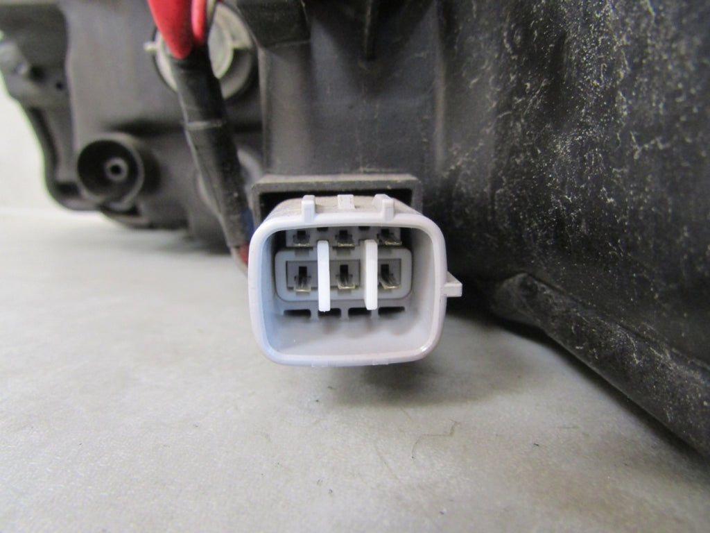 Prednji far TOYOTA YARIS 3 III LIFT halogen sa sočivom 14-17 RH desni