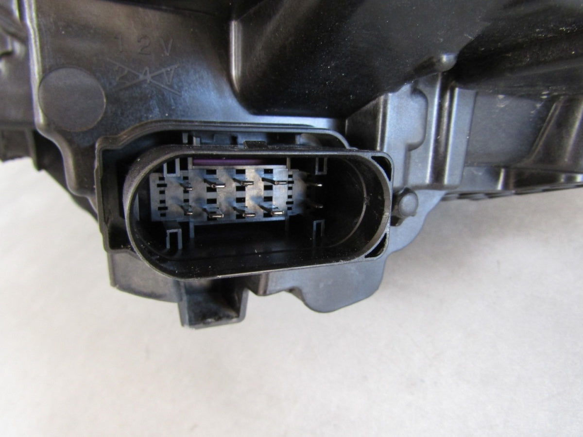 Prednji far VOLVO EX90 FULL LED PIXEL desni RH 22- 32450063