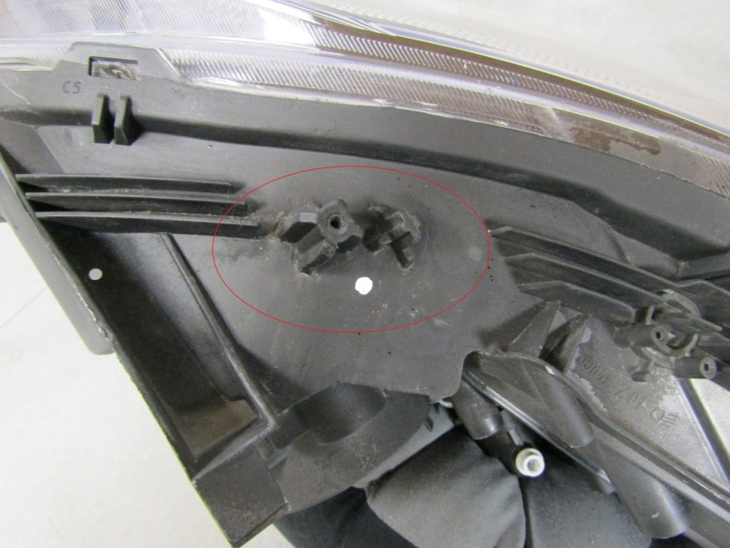 Prednji far PEUGEOT 2008 I halogen sa sočivom RH desni 13-16
