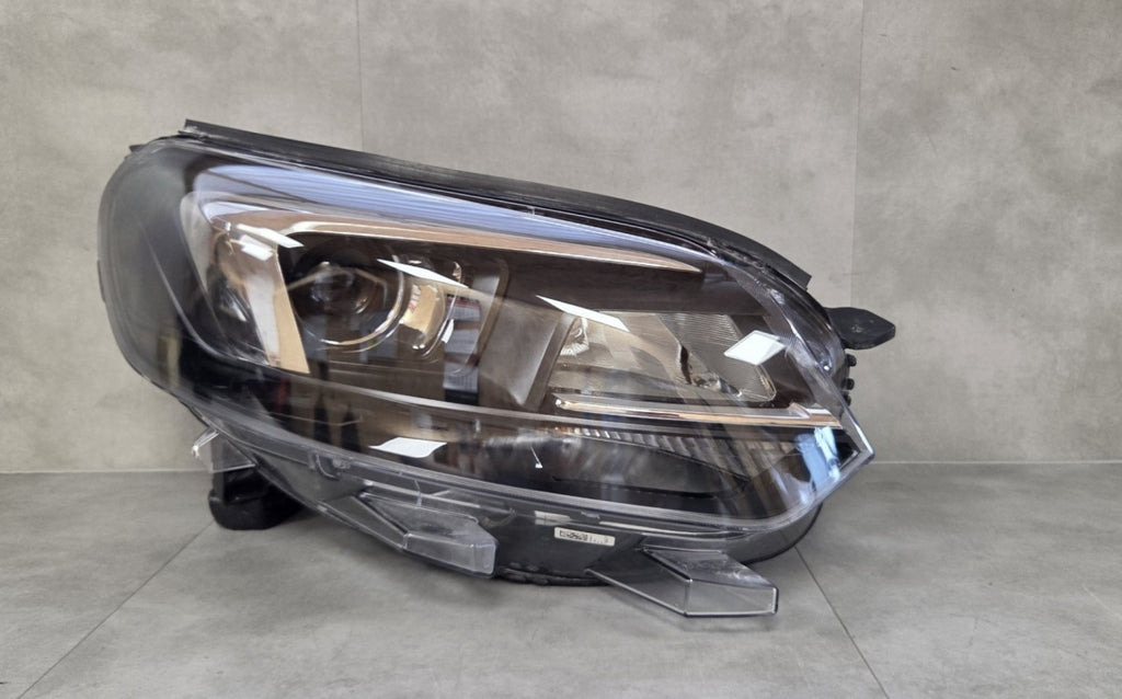 Prednji far OPEL VIVARO C ZAFIRA D xenon desni RH 19-23 9832836480-00