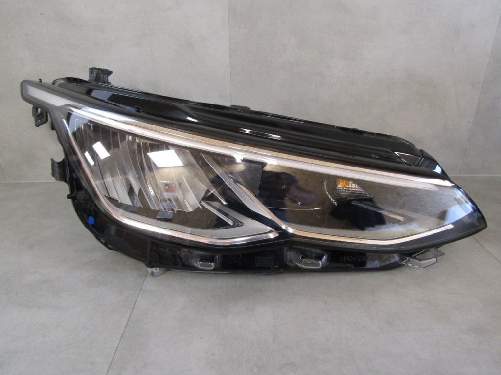 Prednji far VOLKSWAGEN VW GOLF 8 VIII LED 19-24 RH desni 5H1941006