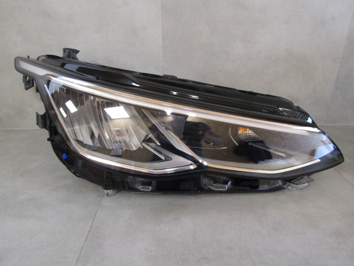 Prednji far VOLKSWAGEN VW GOLF 8 VIII LED 19-24 RH desni 5H1941006