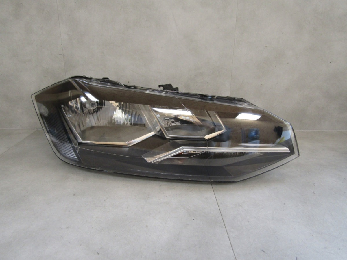 Prednji far VOLKSWAGEN VW POLO 2G LIFT halogen 17-20 RH desni 2G1941006