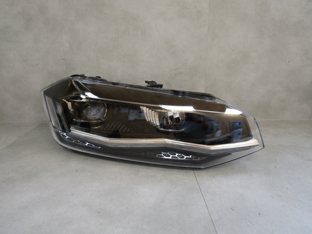 Prednji far VOLKSWAGEN POLO 2G LIFT VALEO FULL LED 17-20 RH desni 90124570