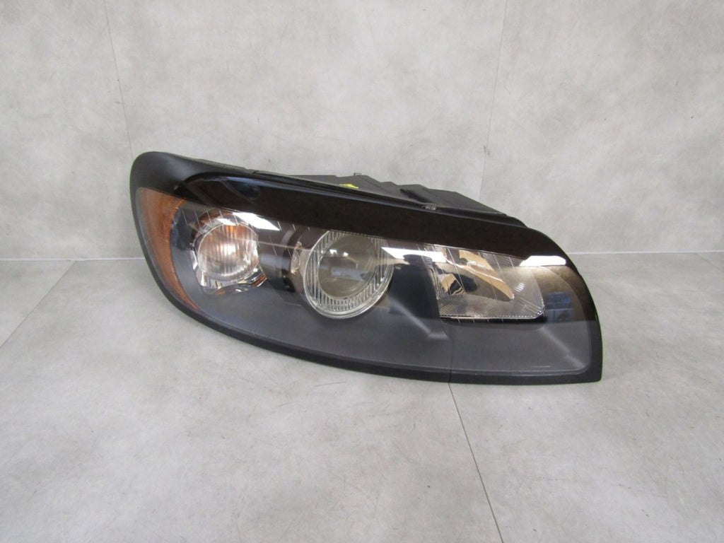 Prednji far VOLVO C30 halogen sa sočivom 06-09 RH desni 31214538