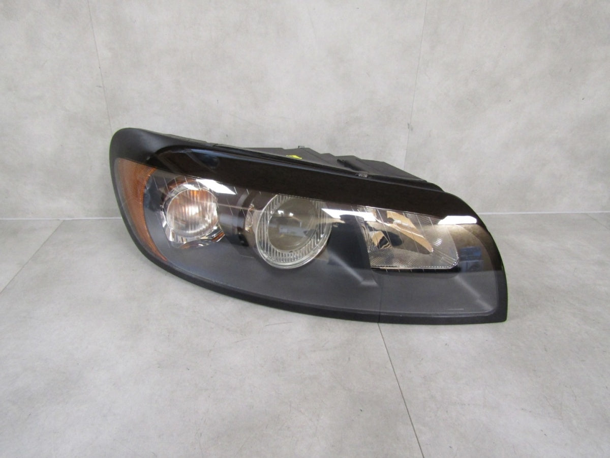 Prednji far VOLVO C30 halogen sa sočivom 06-09 RH desni 31214538