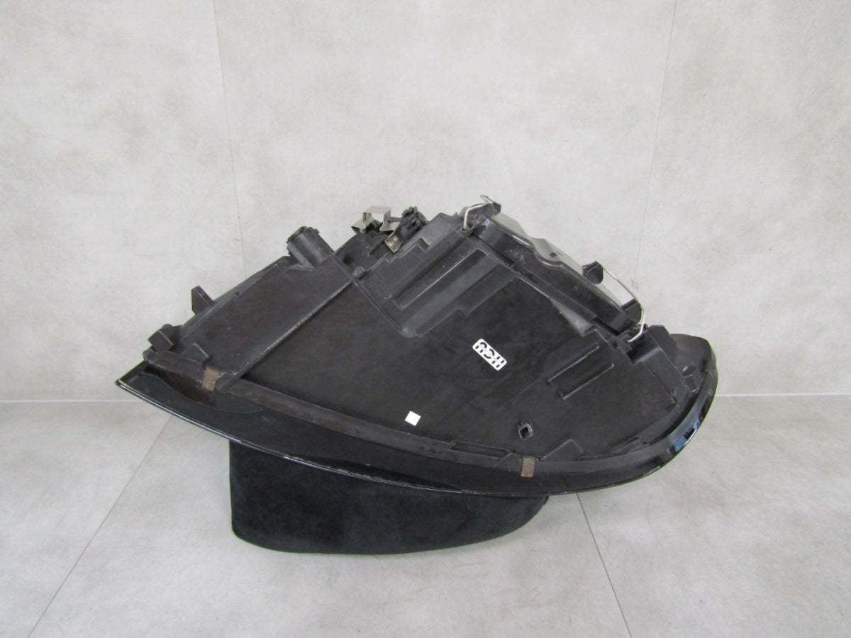 Prednji far VOLVO C30 halogen sa sočivom 06-09 RH desni 31214538