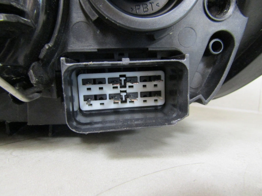 Prednji far VOLVO C30 halogen sa sočivom 06-09 RH desni 31214538
