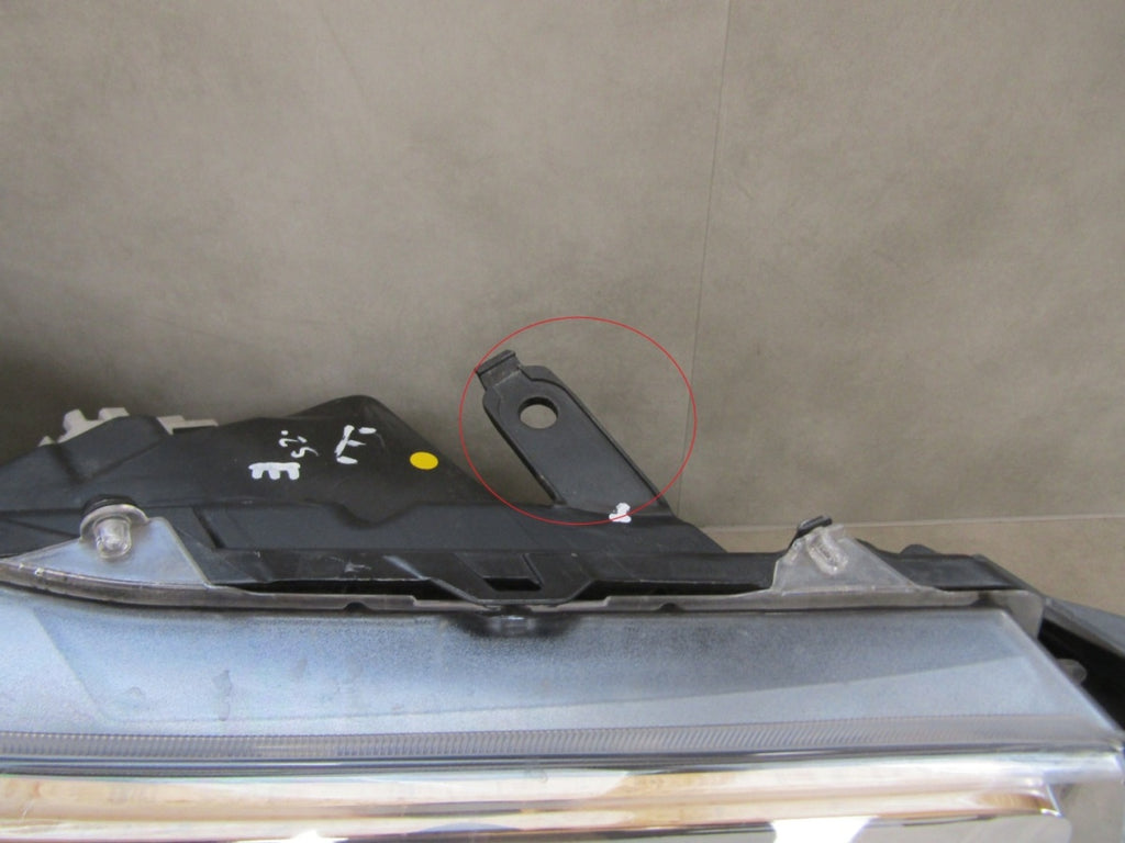 Prednji far TOYOTA HILUX VIII 8 LIFT FULL LED 20- RH desni