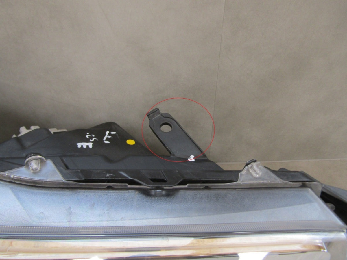 Prednji far TOYOTA HILUX VIII 8 LIFT FULL LED 20- RH desni