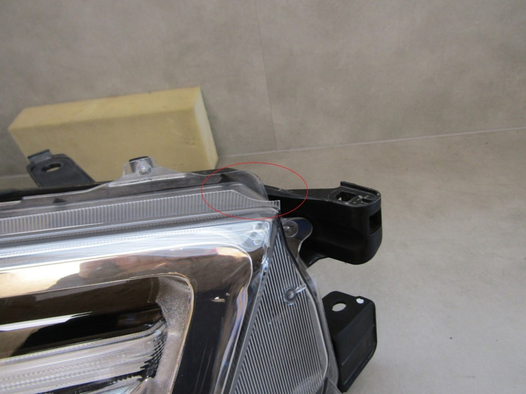Prednji far TOYOTA HILUX VIII 8 LIFT FULL LED 20- RH desni
