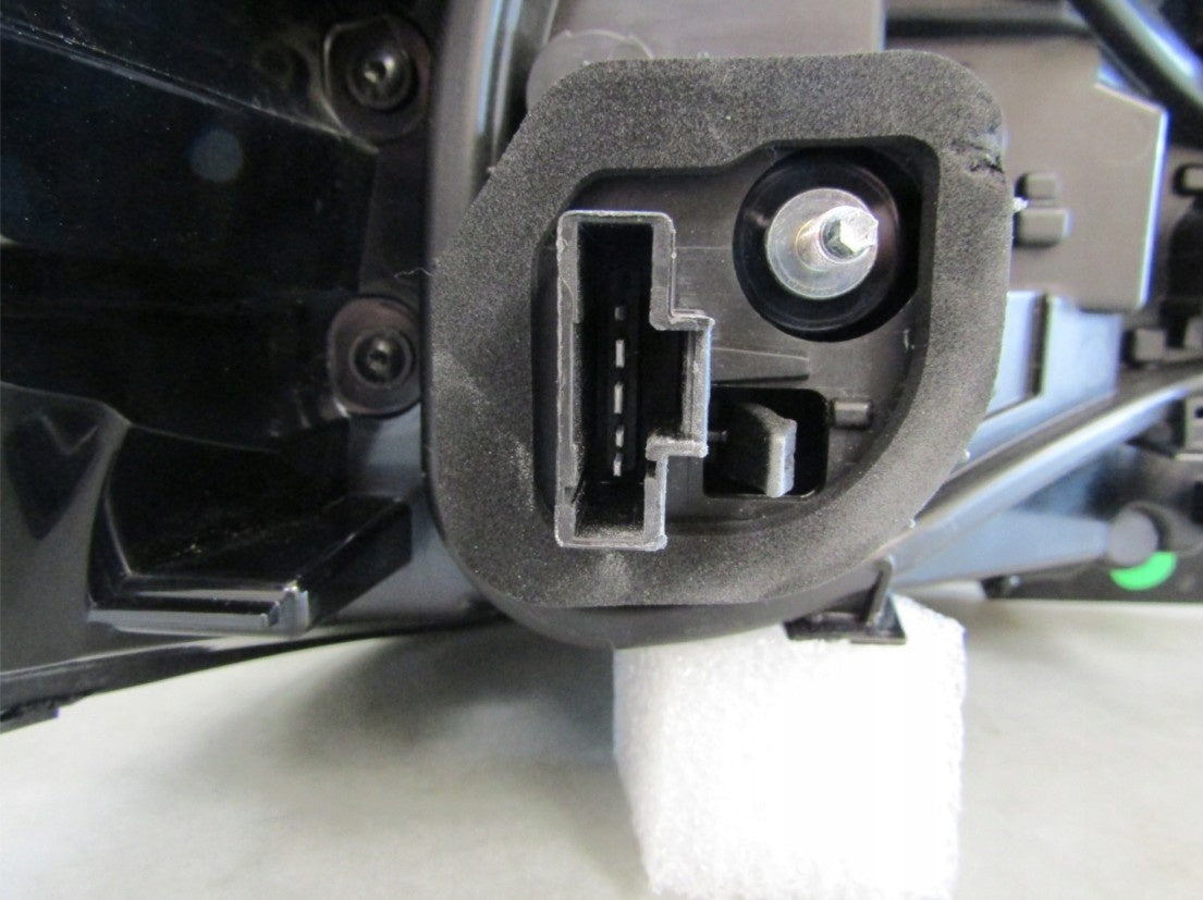 Stop svjetlo Citroen C3 IV halogen Z LED 24- desni RH 9845616480