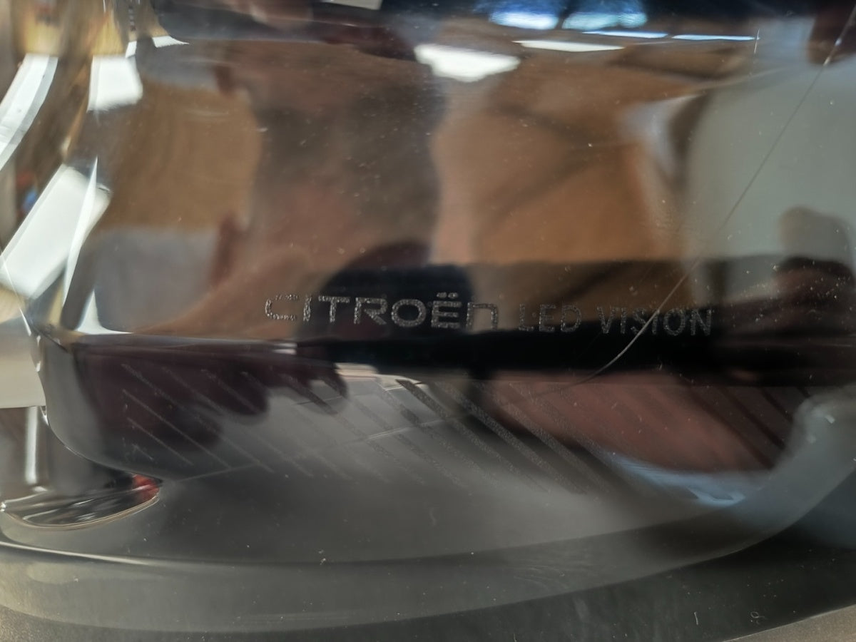 Stop svjetlo Citroen C3 IV halogen Z LED 24- desni RH 9845616480