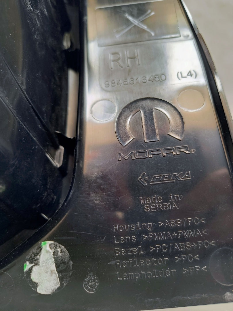 Stop svjetlo Citroen C3 IV halogen Z LED 24- desni RH 9845616480