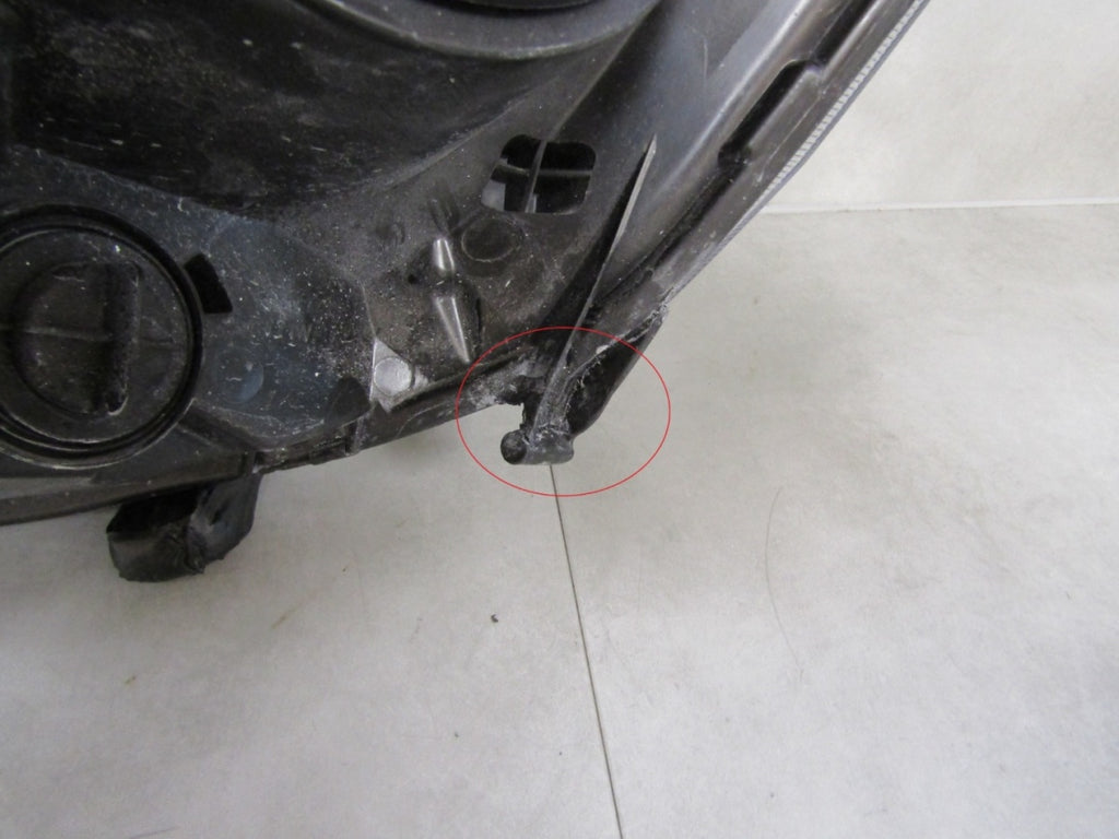 Prednji far FORD TRANSIT CUSTOM LIFT halogen sa sočivom Z LED 17-23 RH