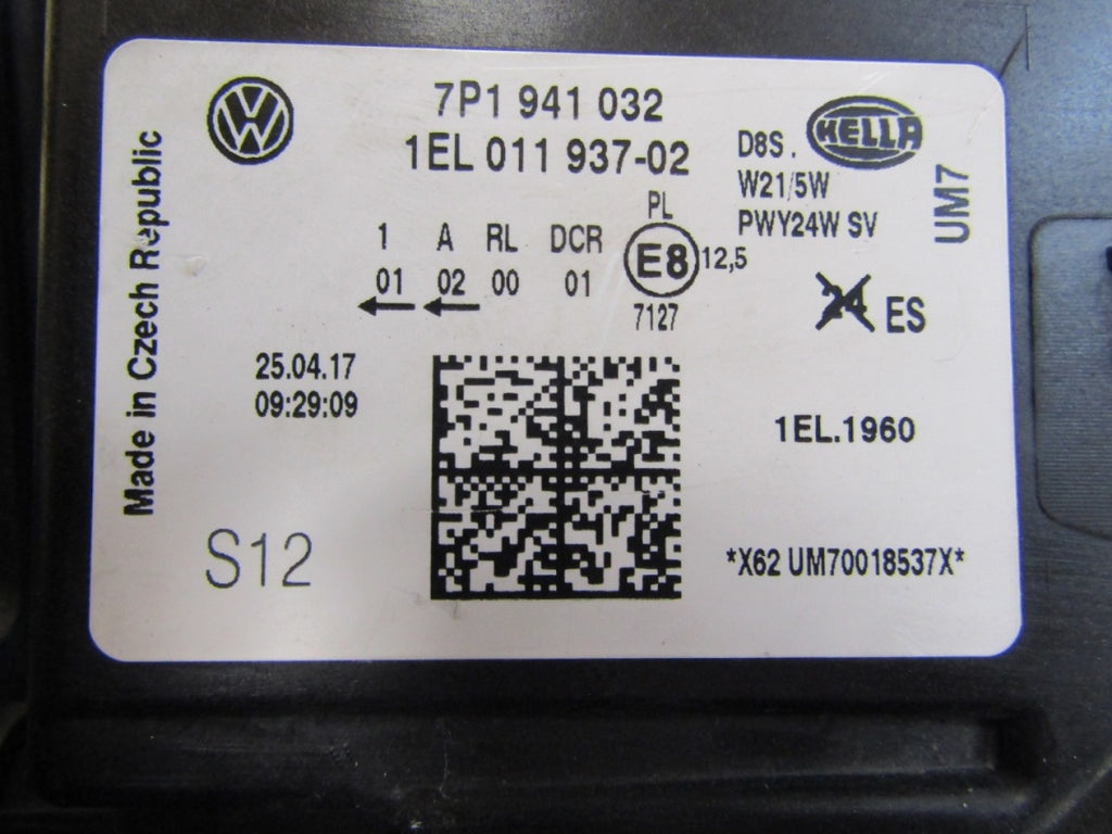 Prednji far VOLKSWAGEN TOUAREG II LIFT RH desni 14- 18 7P1941032