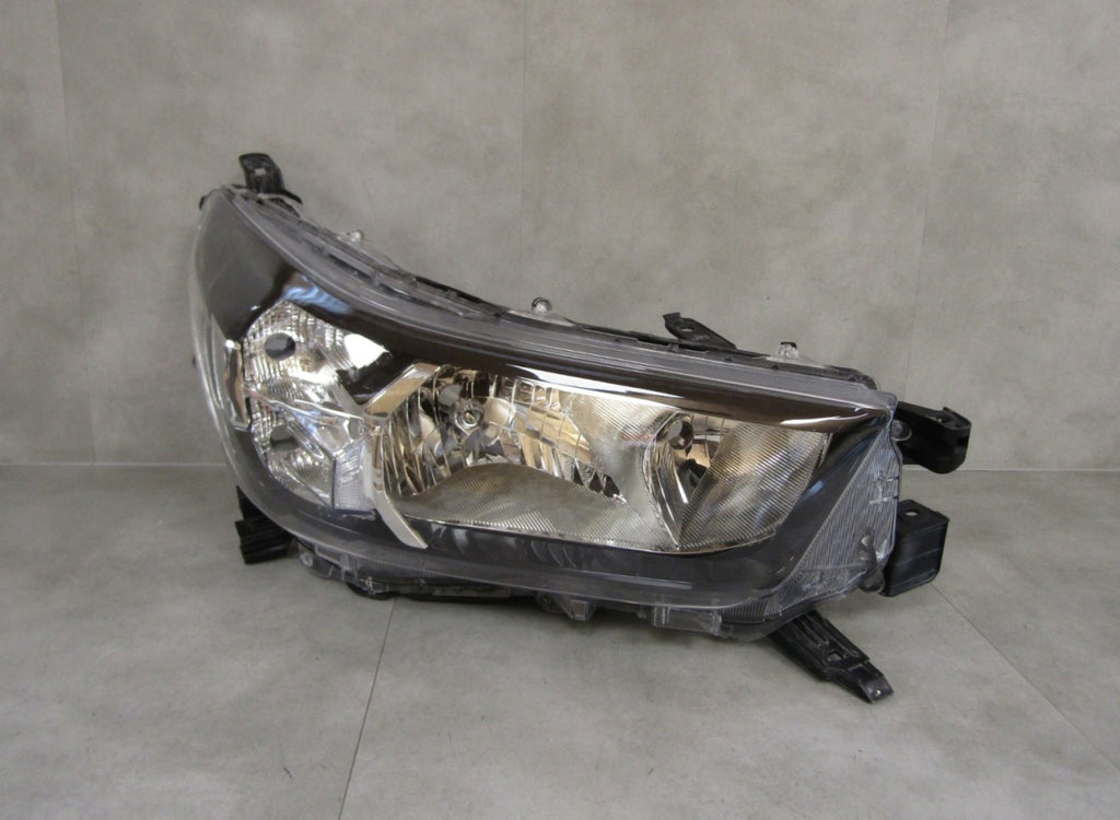 Prednji far TOYOTA HILUX 8 VIII LIFT halogen 20- RH
