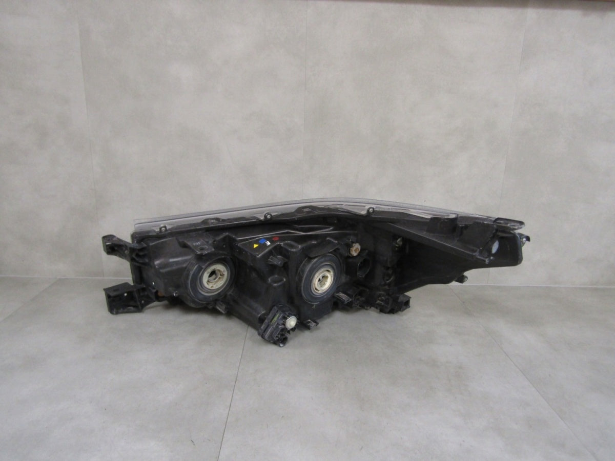 Prednji far TOYOTA HILUX 8 VIII LIFT halogen 20- RH