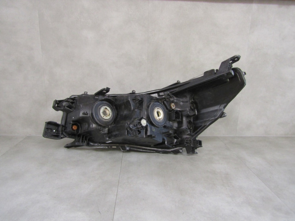 Prednji far TOYOTA HILUX 8 VIII LIFT halogen 20- RH