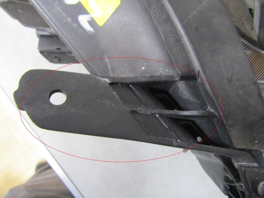 Prednji far OPEL E-AMPERA xenon LH lijevi 17- 42573527