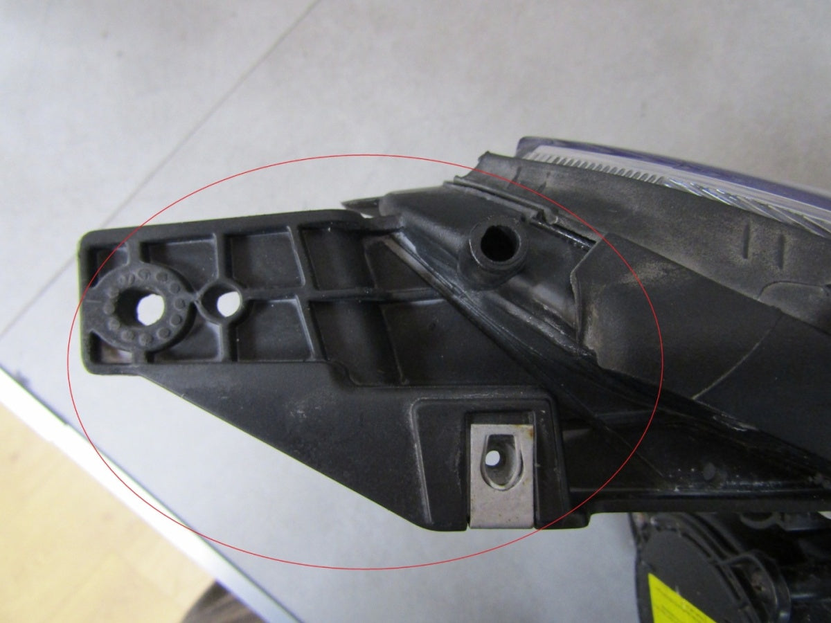 Prednji far OPEL E-AMPERA xenon LH lijevi 17- 42573527