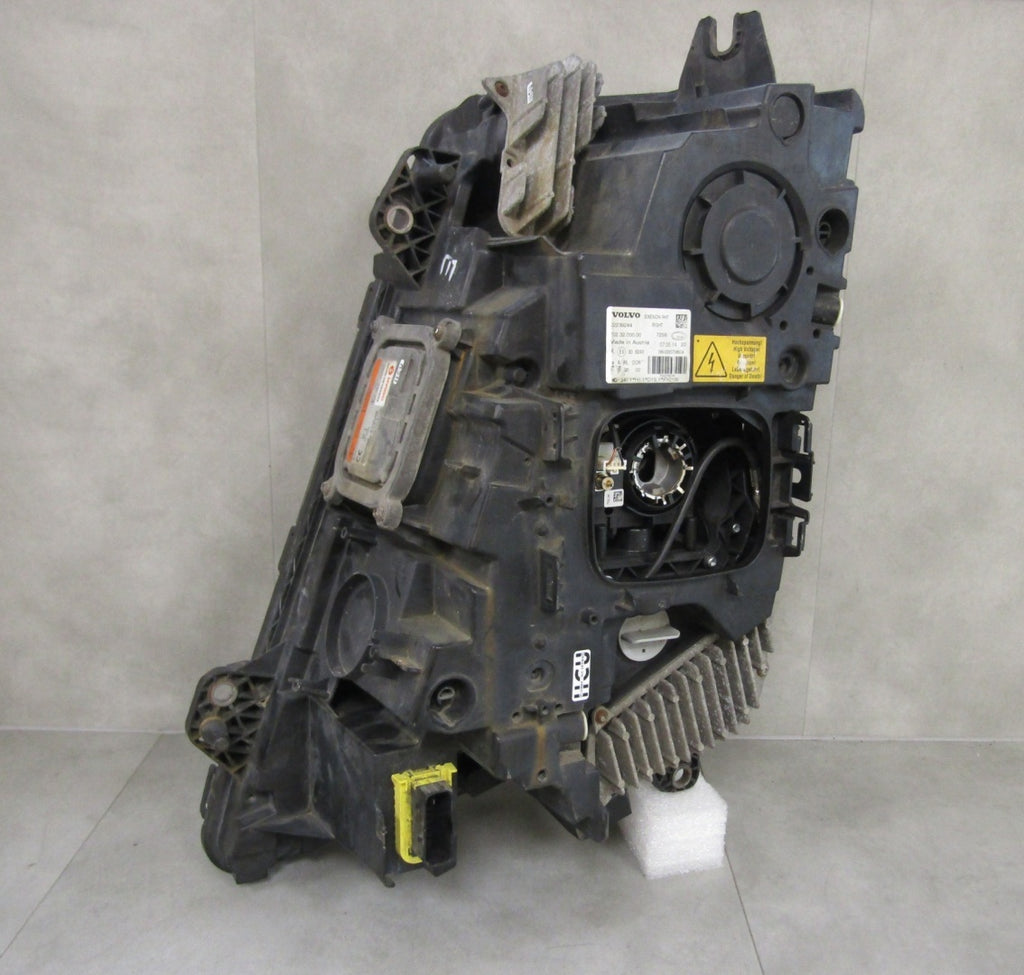 Prednji far VOLVO FH 4 xenon nezakretni 12-20 RH desni 22239244