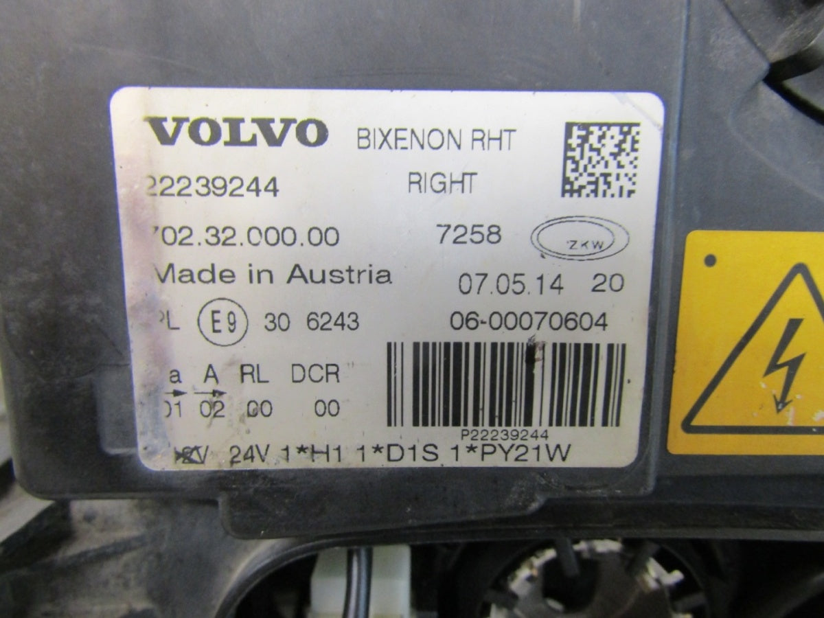 Prednji far VOLVO FH 4 xenon nezakretni 12-20 RH desni 22239244