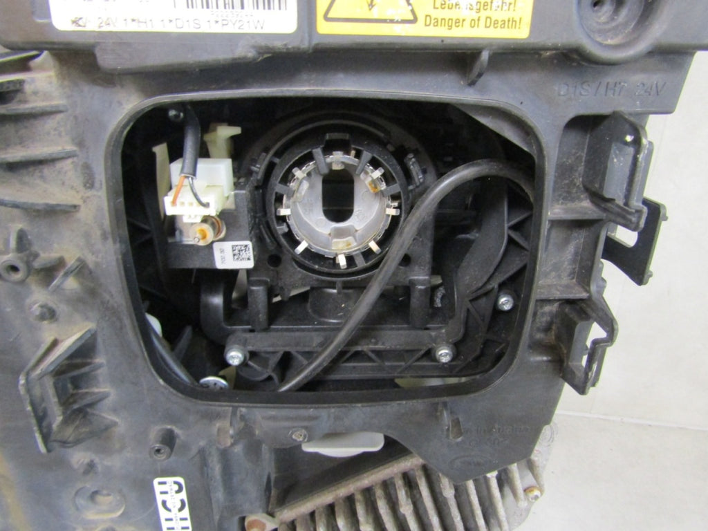 Prednji far VOLVO FH 4 xenon nezakretni 12-20 RH desni 22239244