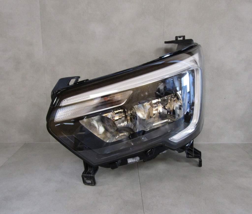 Prednji far RENAULT MASTER III LIFT halogen 19-24 LH 260607867R